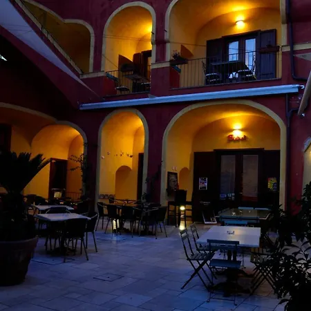 Bed & Breakfast Manouche Osteria